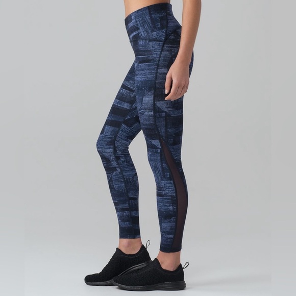 Lululemon Train Times 7/8 Pant size 4 - Picture 6 of 8